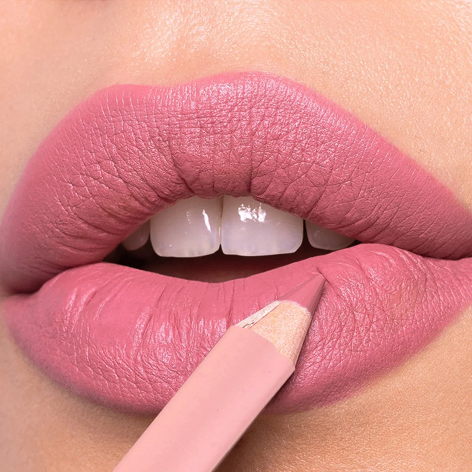 12 Matte Lipliners – waterproof & plumping.