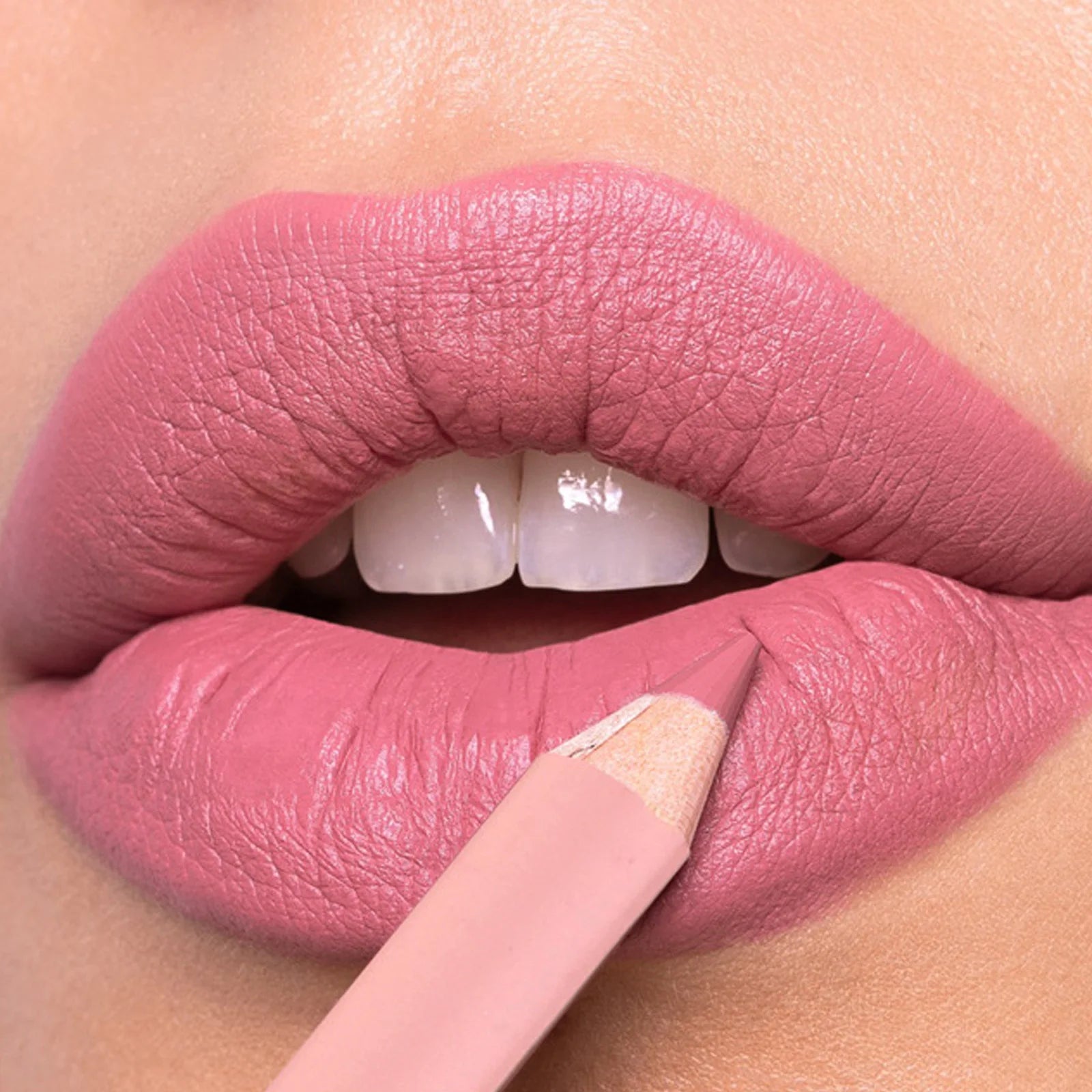 12 Matte Lipliners – waterproof & plumping.